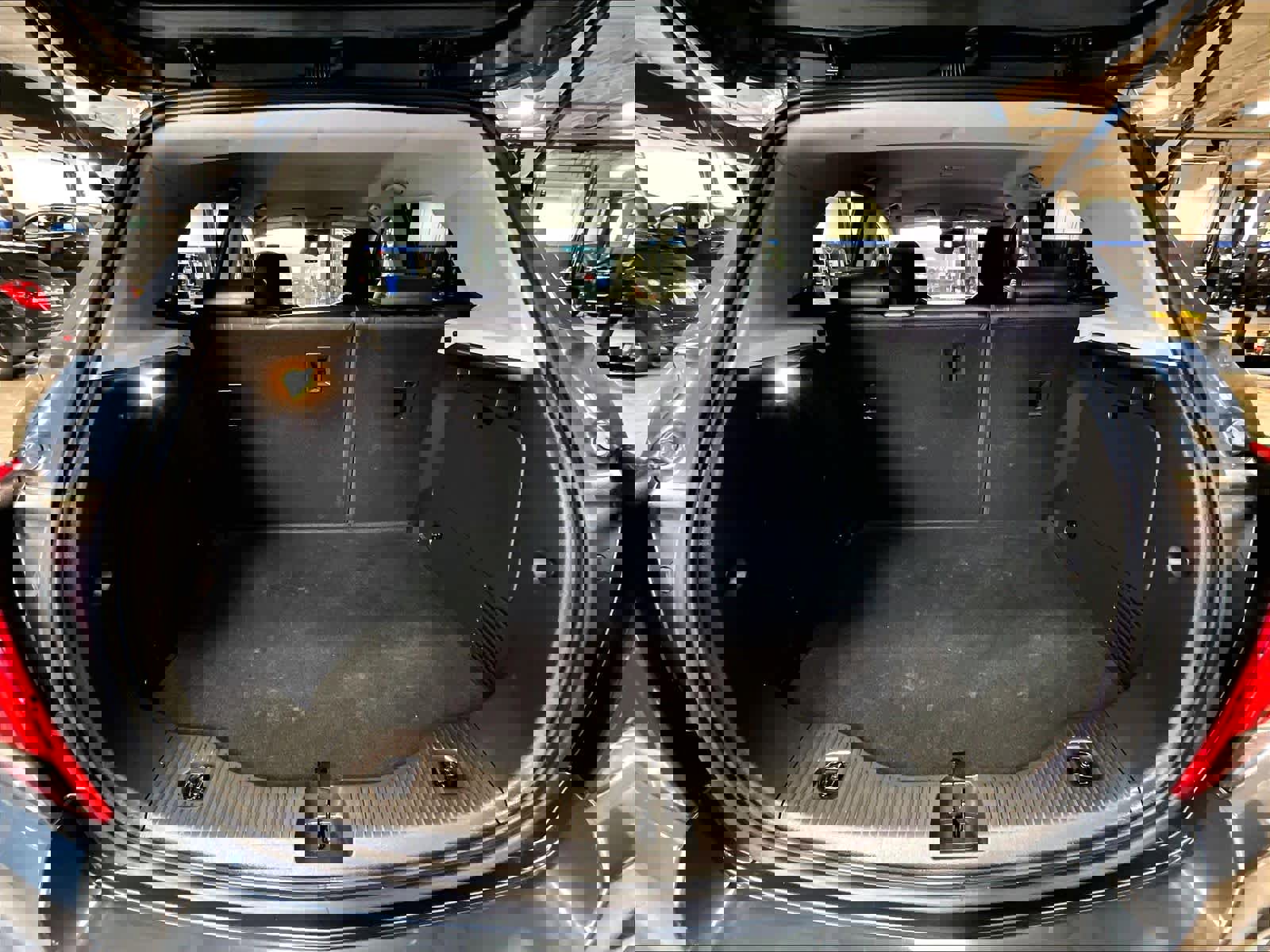 Used 2022 Chevrolet Trax LT w/ LT Convenience Package image 17