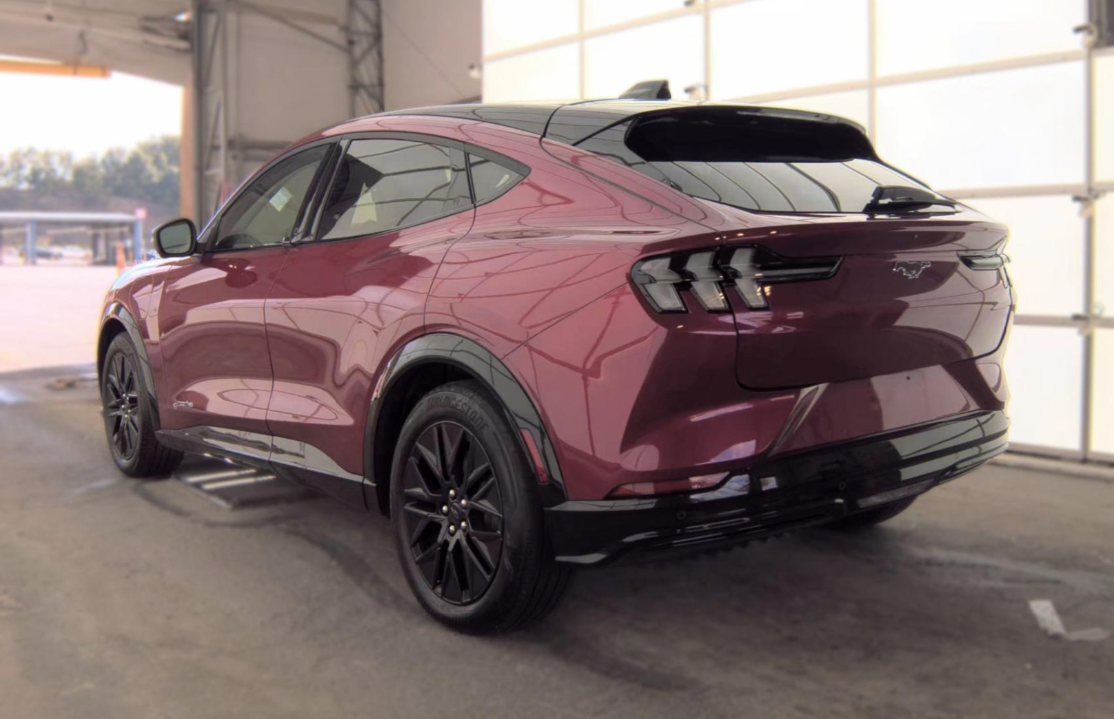 Used 2025 Ford Mustang Mach-E Premium w/ Sport Appearance Package AWD/4WD image 7