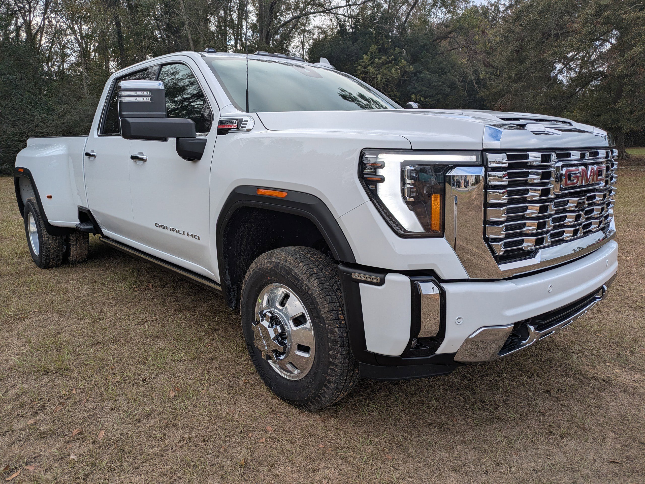 New 2026 GMC Sierra 3500 Denali w/ Denali Reserve Package image 2