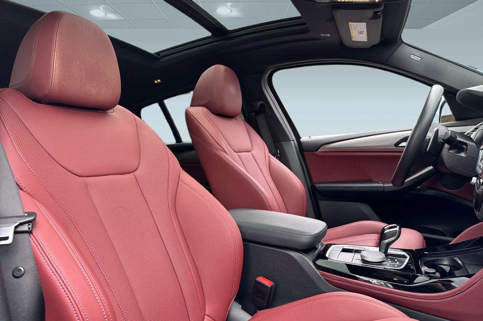 Used 2025 BMW X4 xDrive30i image 30