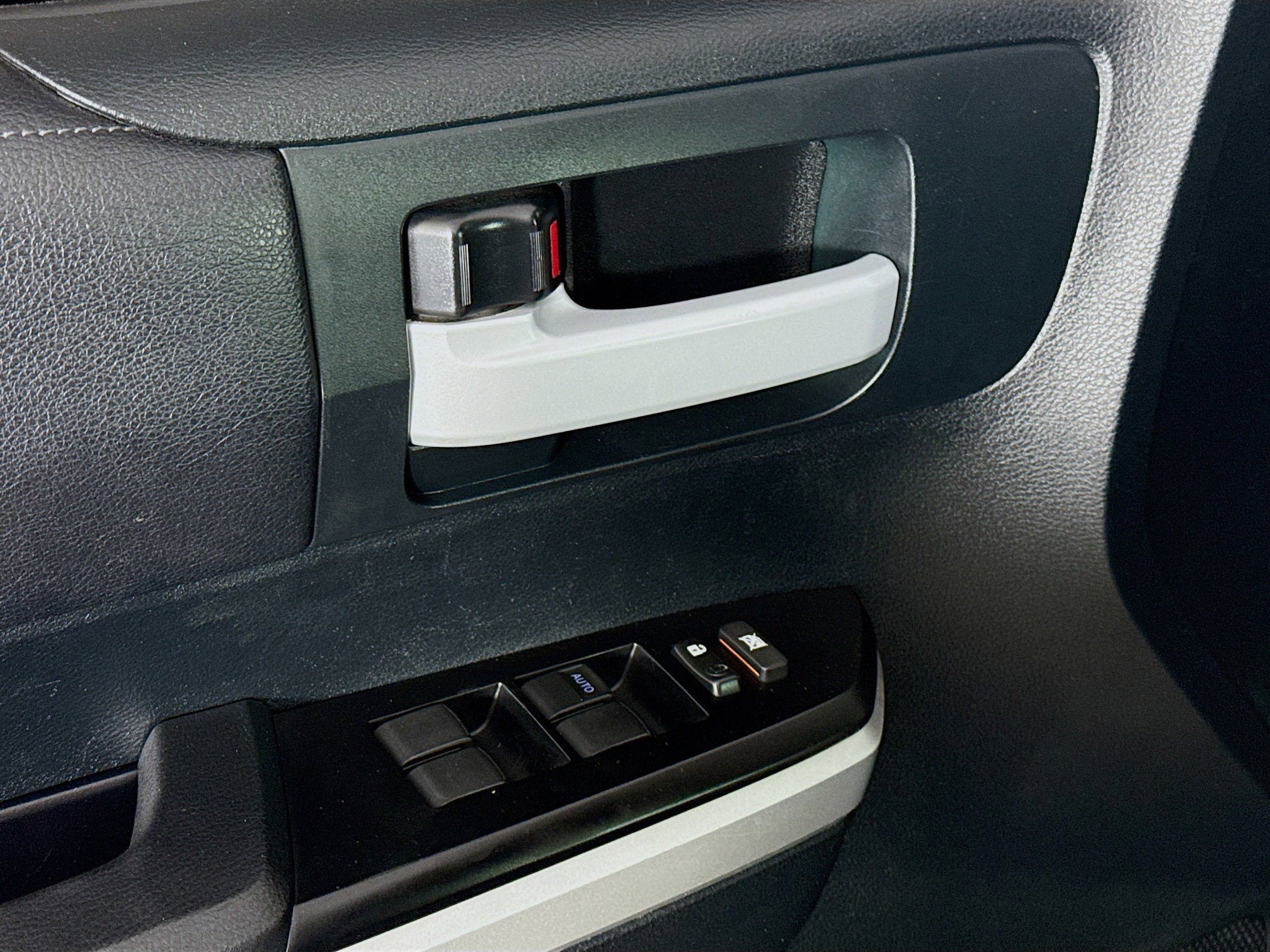 Used 2017 Toyota Tundra SR5 w/ SR5 Upgrade Package image 23