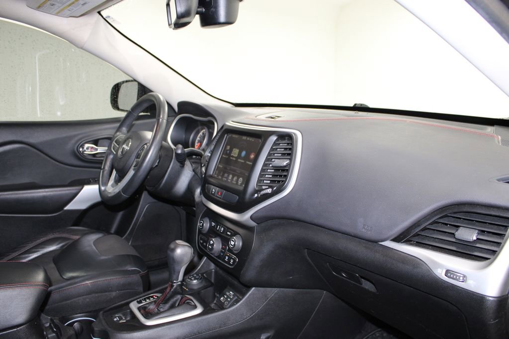 Used 2017 Jeep Cherokee Trailhawk w/ Comfort/Convenience Group image 25
