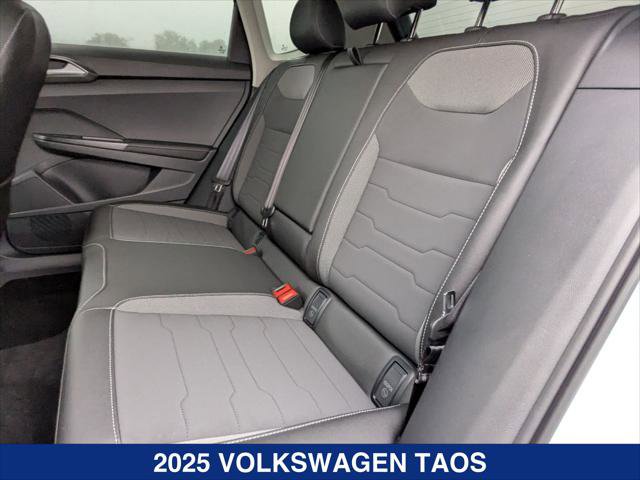 New 2025 Volkswagen Taos SE image 18