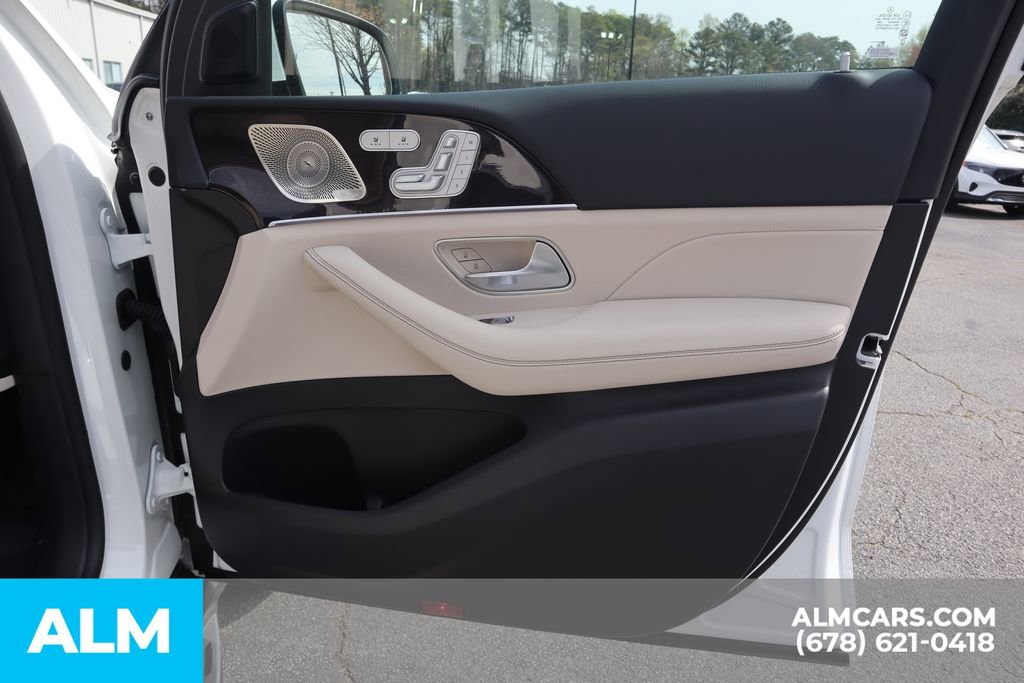 Used 2024 Mercedes-Benz GLE 450e 4MATIC w/ Winter Package image 32