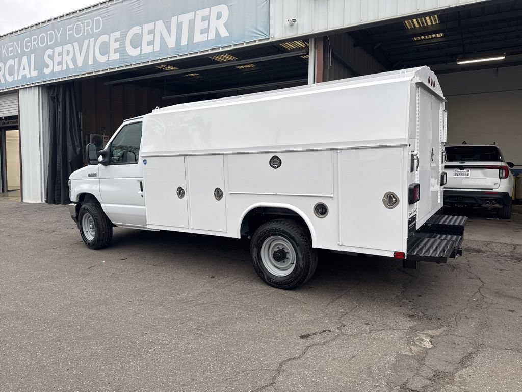 New 2026 Ford E-350 and Econoline 350 Super Duty w/ Power Equipment Group RWD image 6