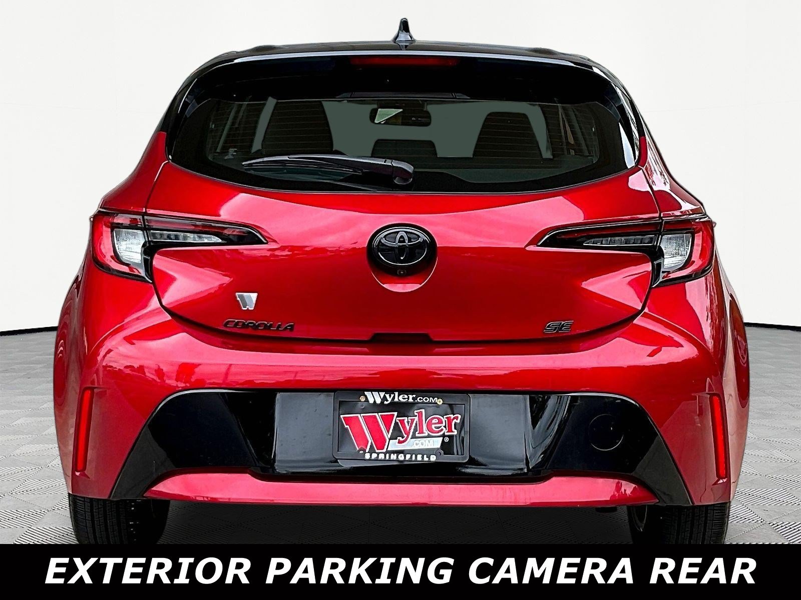 Used 2025 Toyota Corolla SE w/ SE Package FWD image 5