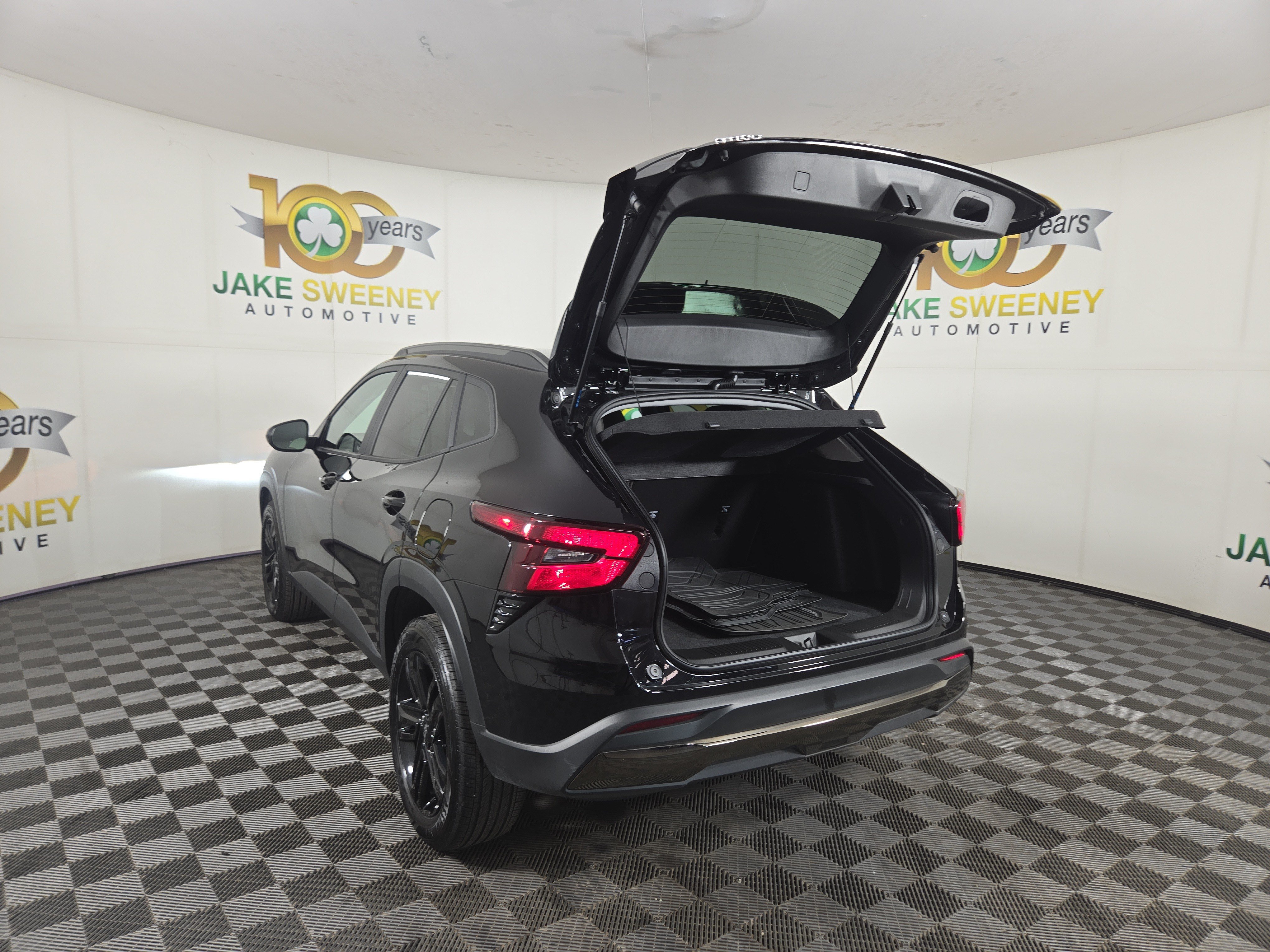 Used 2025 Chevrolet Trax ACTIV w/ Sunroof Package FWD image 31