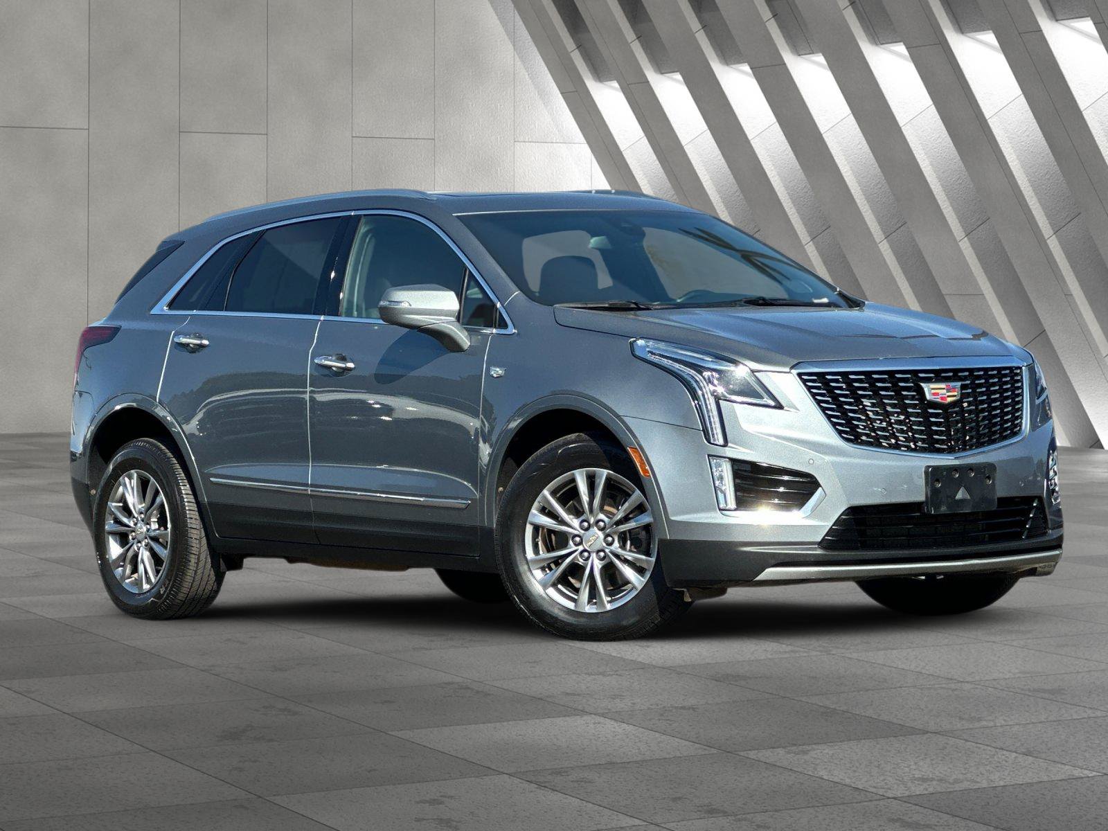 Certified 2023 Cadillac XT5 Premium Luxury AWD/4WD image 2