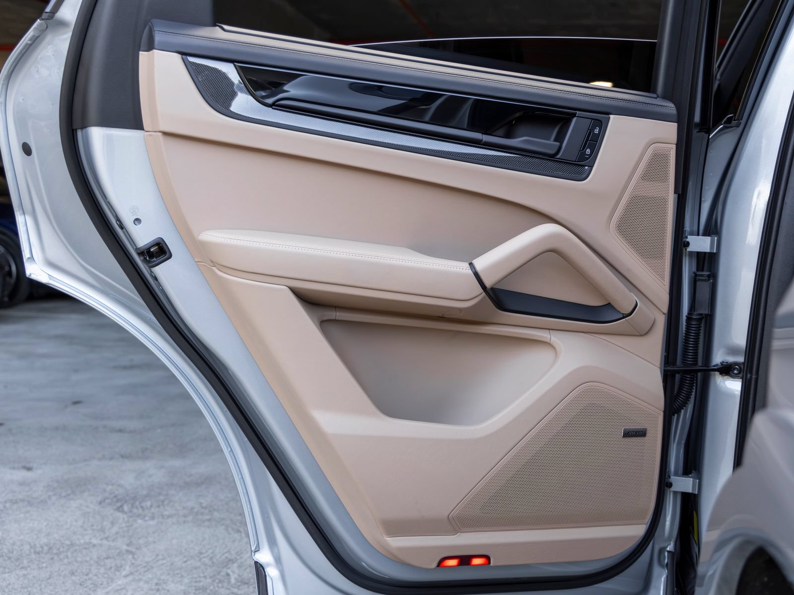 Certified 2025 Porsche Cayenne GTS AWD/4WD image 50