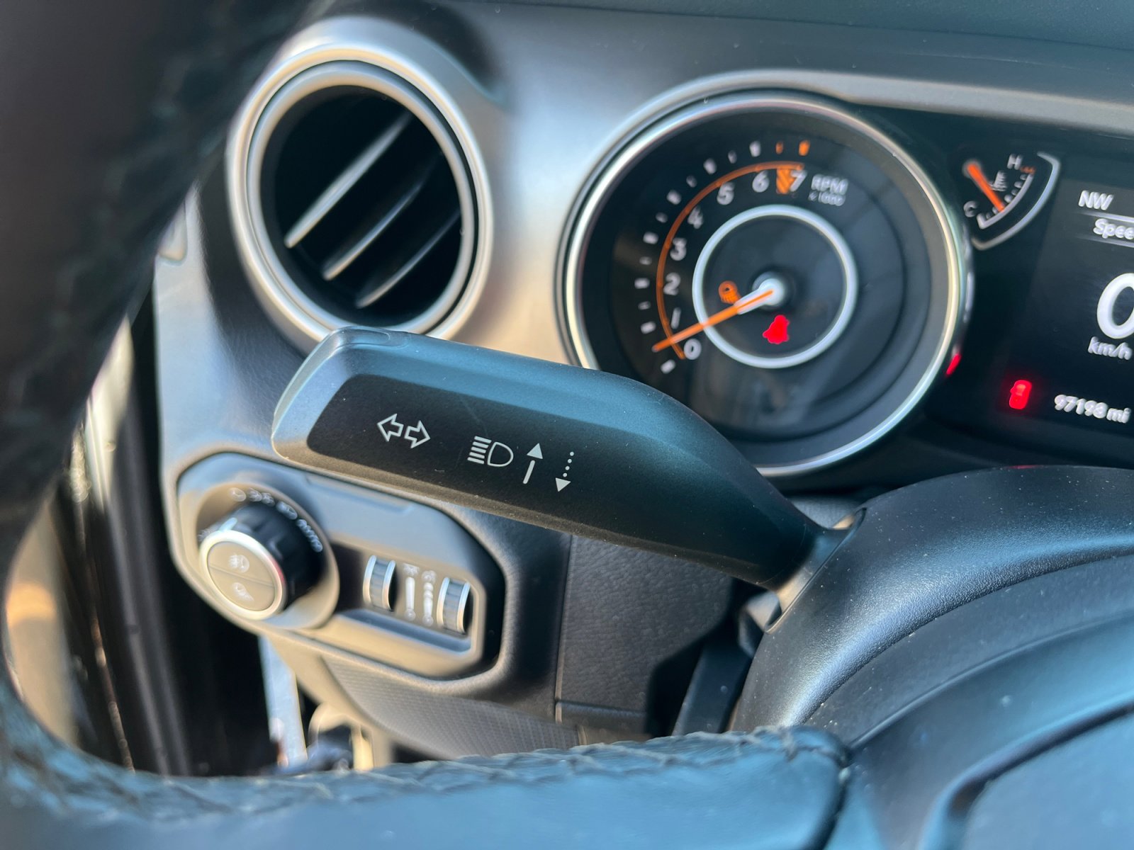 Used 2020 Jeep Gladiator Sport w/ Quick Order Package 24S image 12