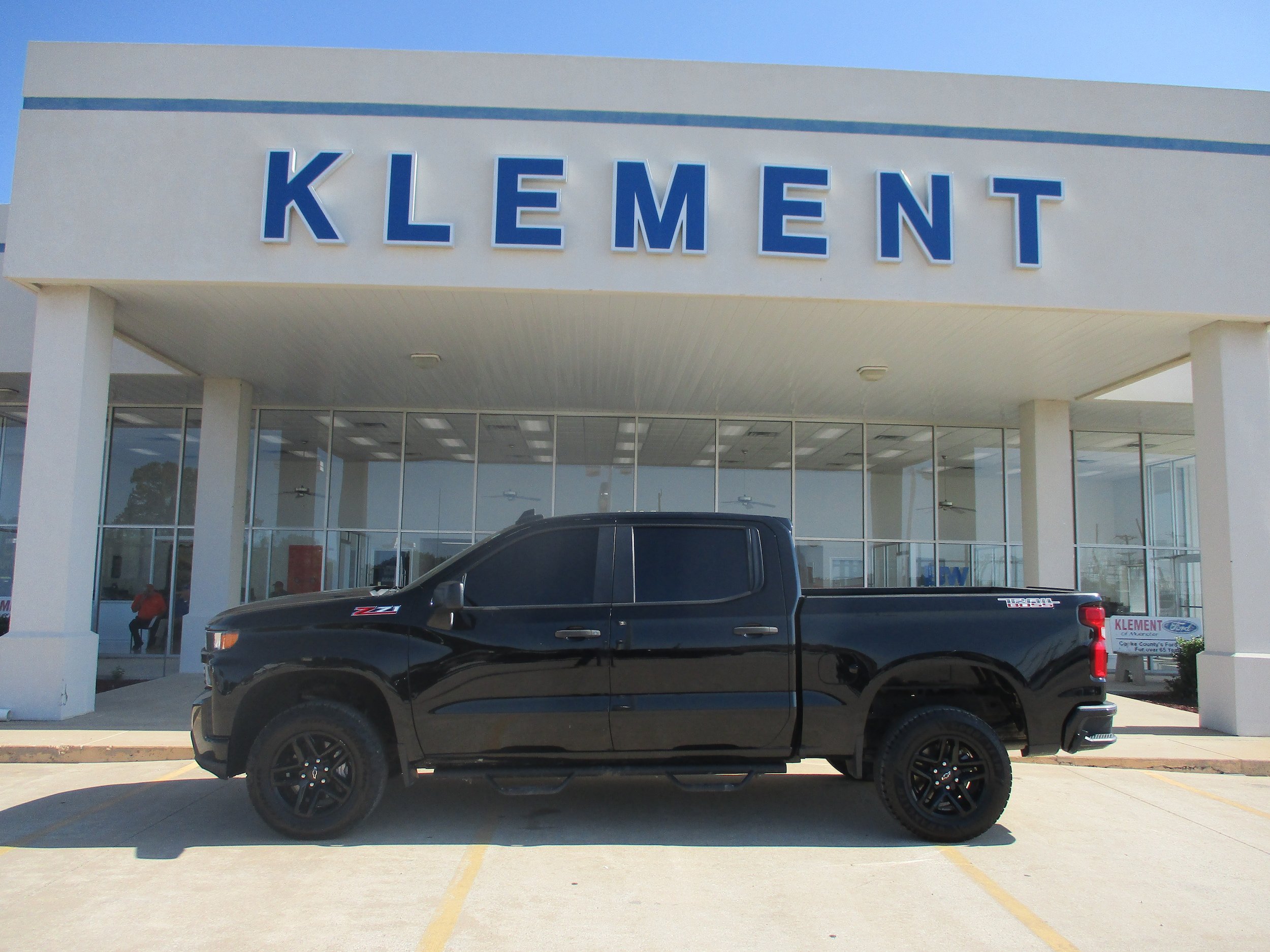Used 2020 Chevrolet Silverado 1500 Custom Trail Boss w/ Custom Convenience Package AWD/4WD image 1