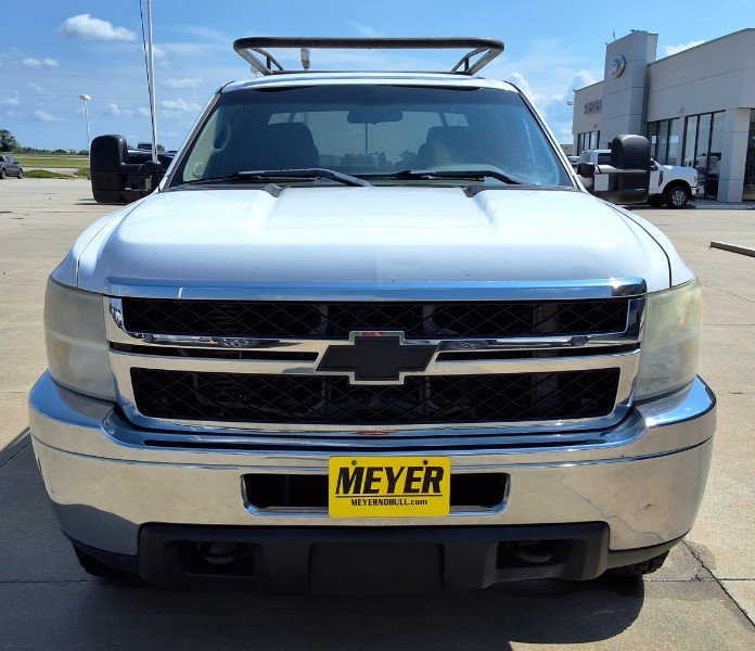 Used 2011 Chevrolet Silverado 3500 W/T AWD/4WD image 3