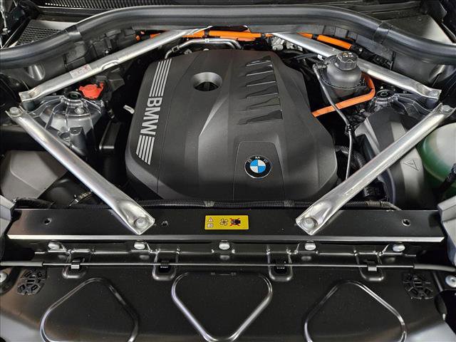 Used 2026 BMW X5 xDrive50e w/ Parking Assistance Package image 16