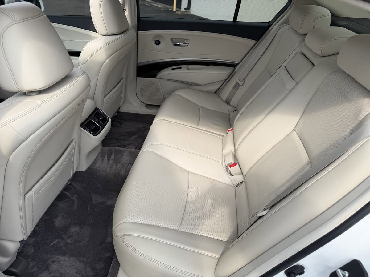 Used 2015 Acura RLX w/ Technology Package FWD image 12