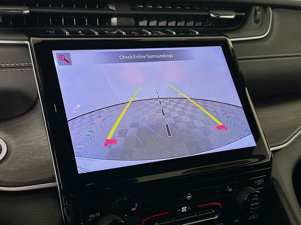 Certified 2025 Jeep Grand Cherokee Limited w/ Black Appearance Package image 22