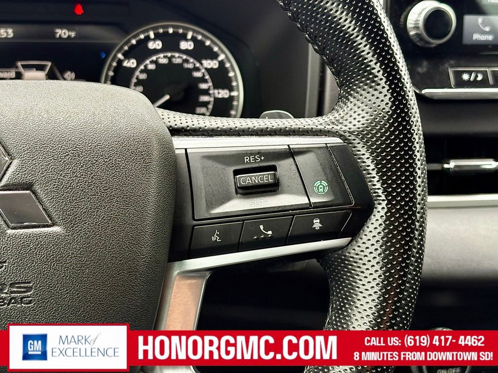 Used 2022 Mitsubishi Outlander SE image 29