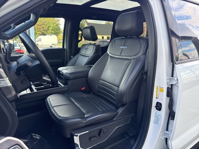 Used 2025 Ford F350 Platinum image 11