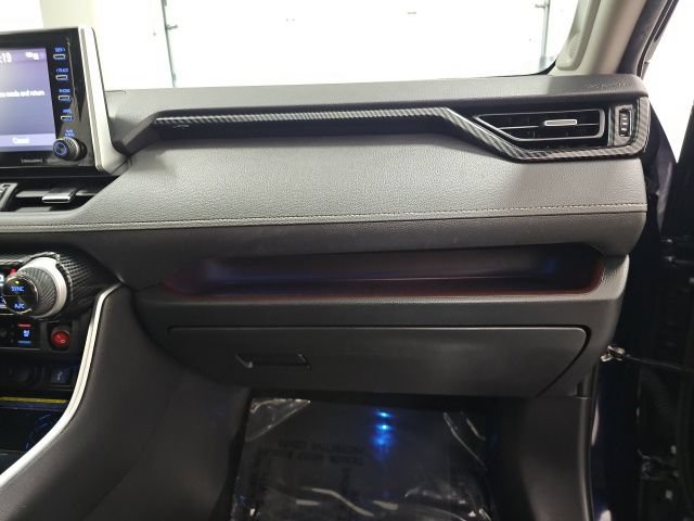Used 2020 Toyota RAV4 Limited AWD/4WD image 39