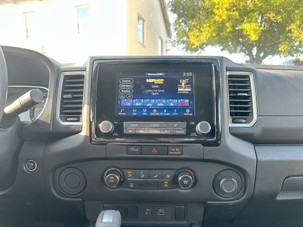 Used 2024 Nissan Frontier SV image 22
