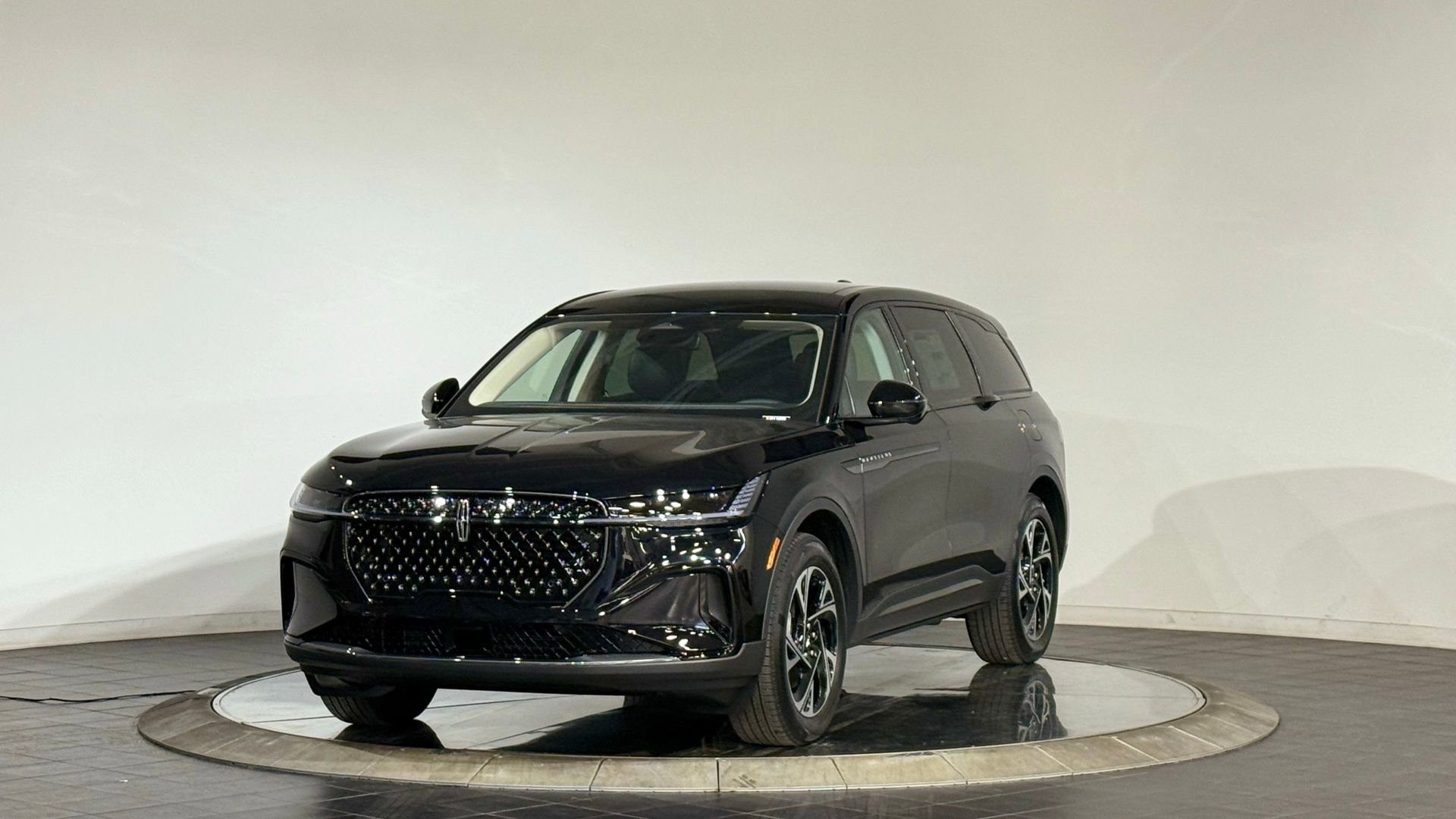 New 2026 Lincoln Nautilus Premier w/ Jet Appearance Package image 4