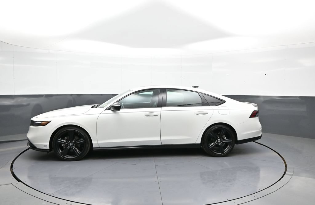 Used 2024 Honda Accord Sport image 9