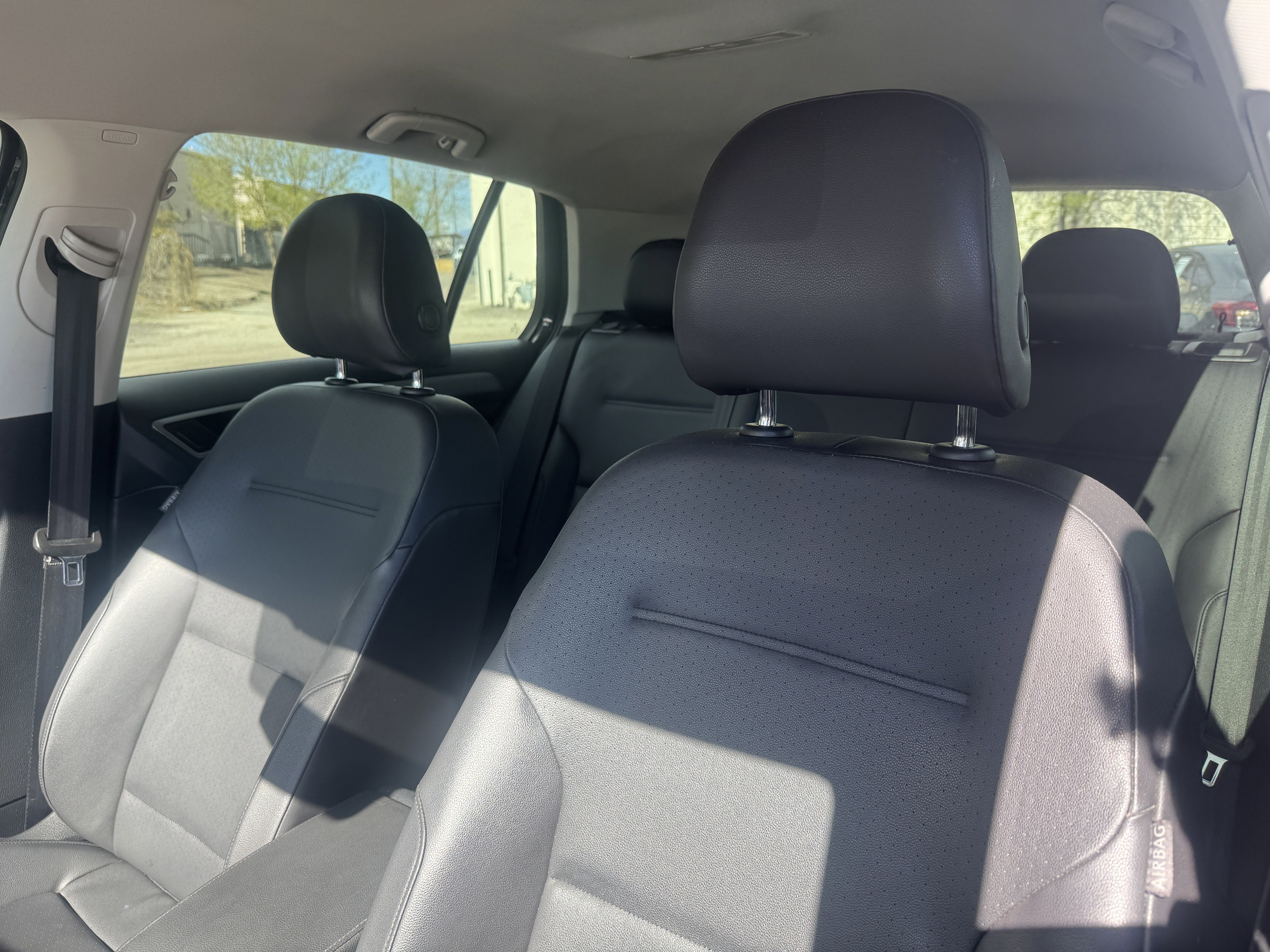 Used 2015 Volkswagen e-Golf SEL Premium image 14