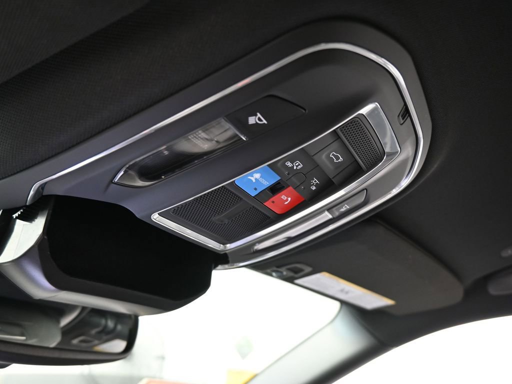 Used 2024 Jeep Grand Cherokee L Limited w/ Black Appearance Package image 29