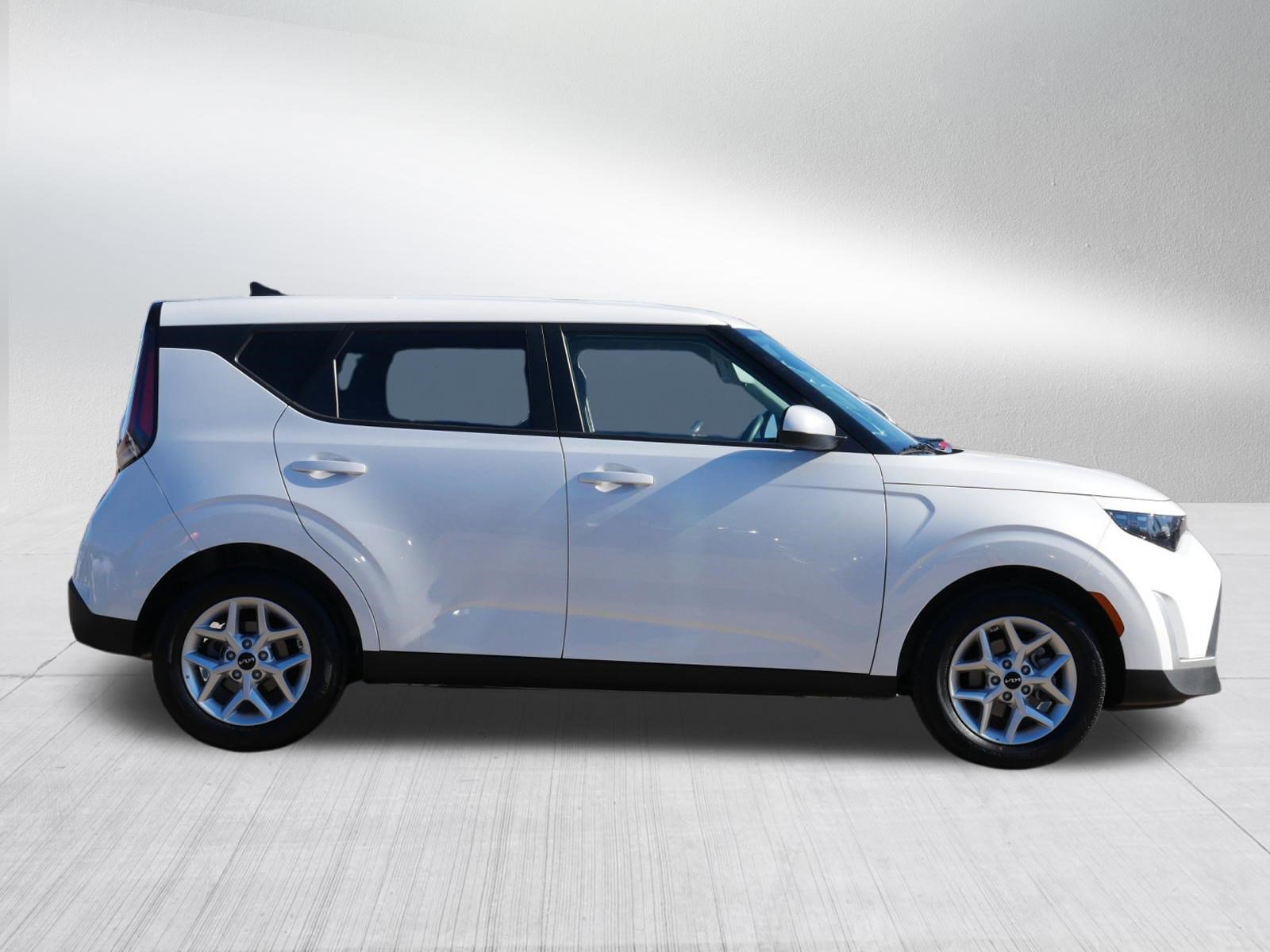 Certified 2025 Kia Soul S image 8