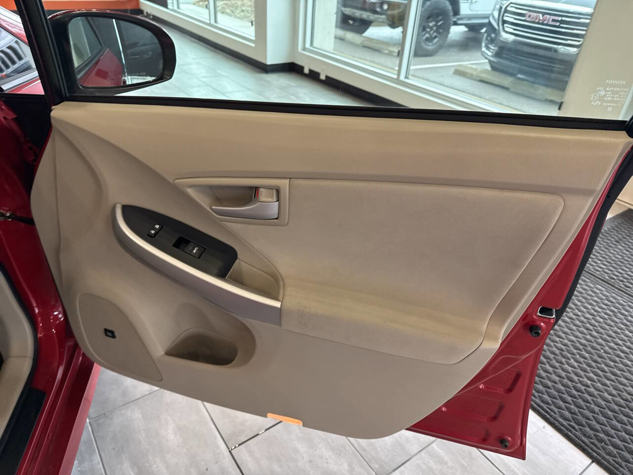 Used 2011 Toyota Prius Three image 36