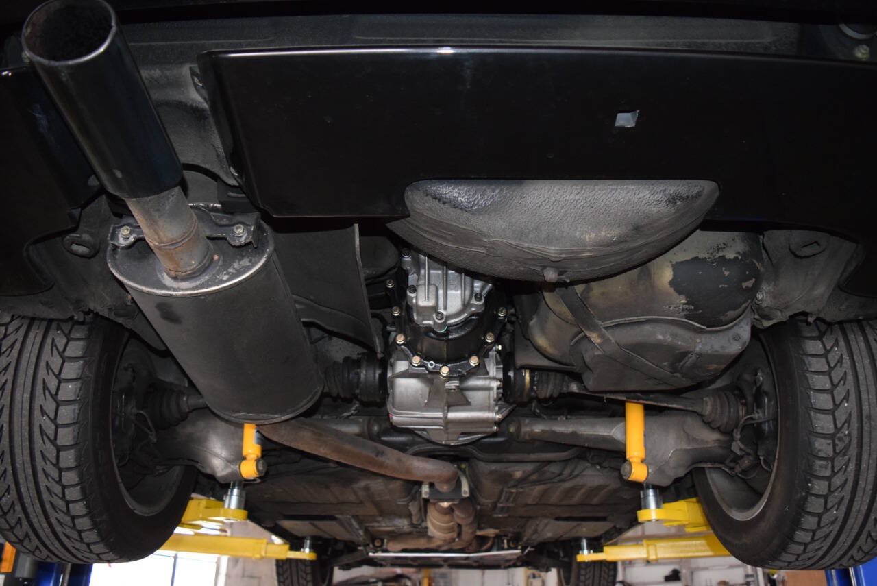 Used 1988 Porsche 944 Turbo RWD image 95
