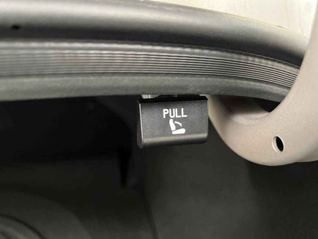 Used 2025 Hyundai Elantra SEL image 29