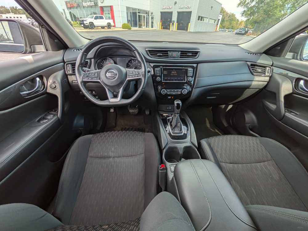 Used 2018 Nissan Rogue SV w/ Premium Package AWD/4WD image 11