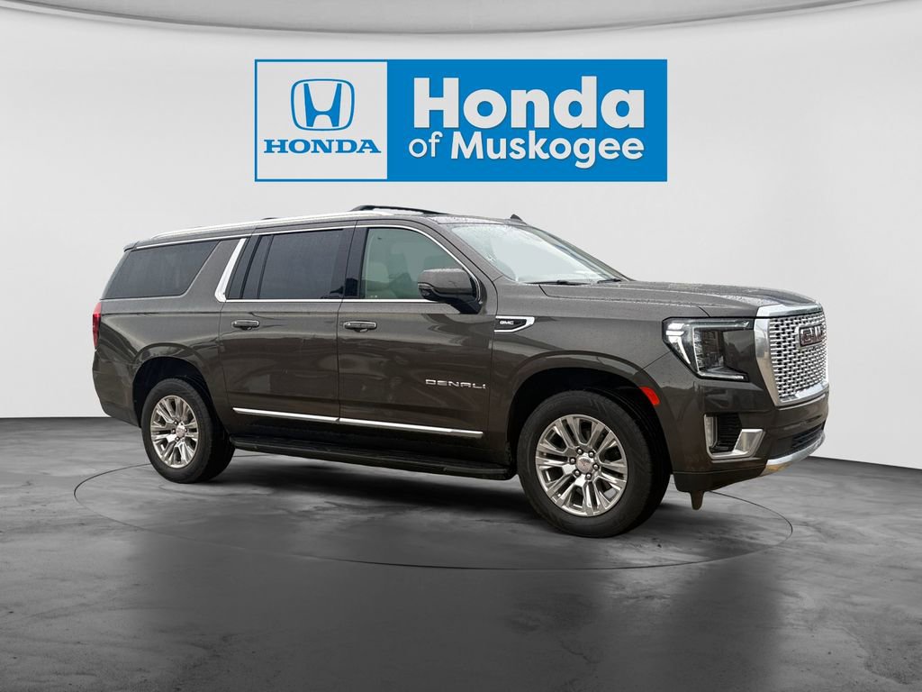 Used 2021 GMC Yukon XL Denali AWD/4WD image 1