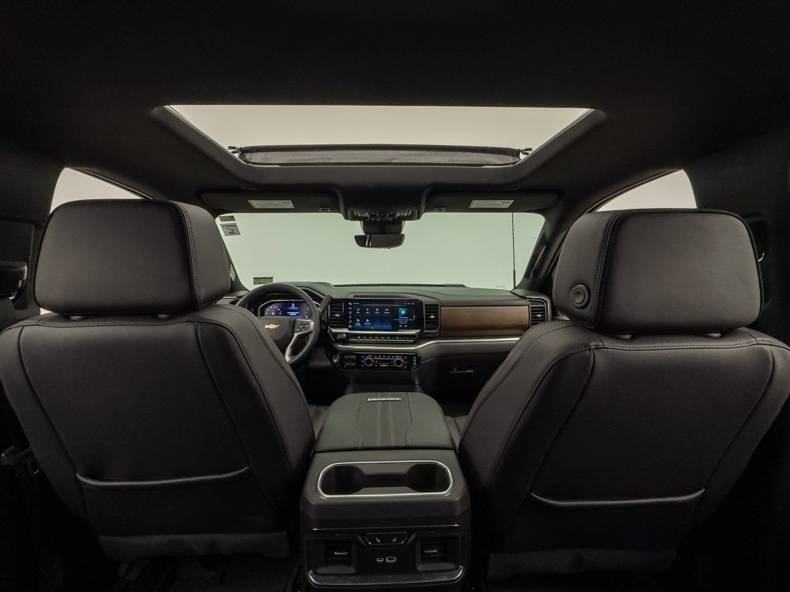 Used 2024 Chevrolet Silverado 2500 High Country w/ High Country Premium Package image 7