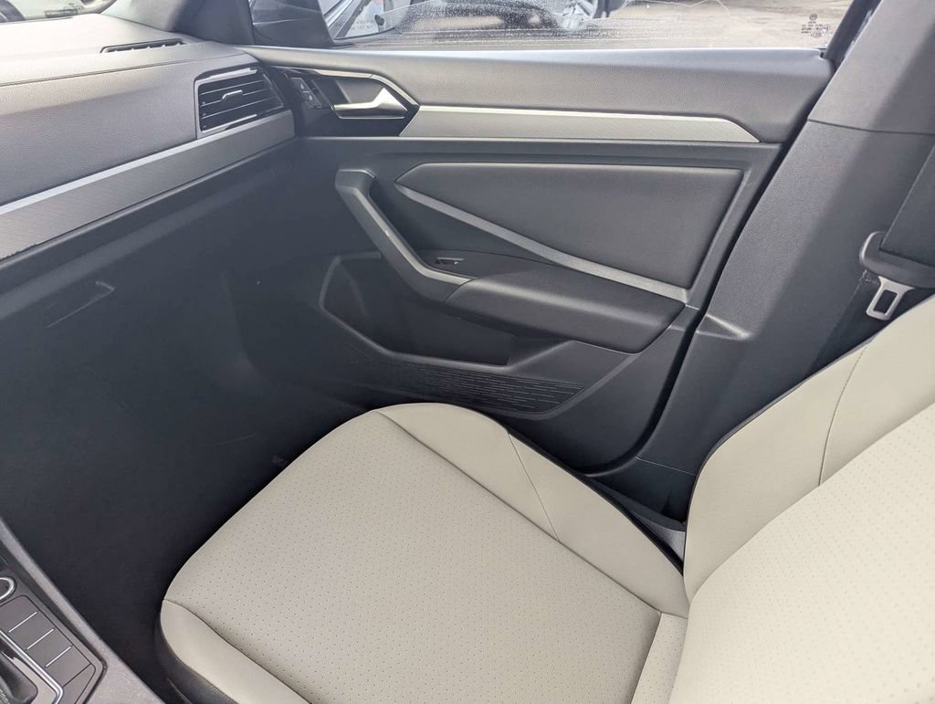 Used 2019 Volkswagen Jetta R-Line FWD image 16