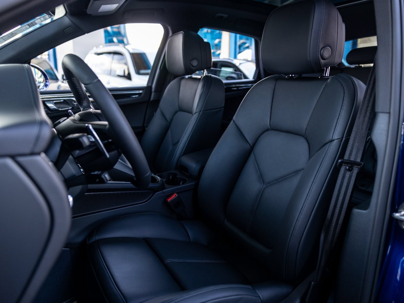Certified 2026 Porsche Macan S AWD/4WD image 5