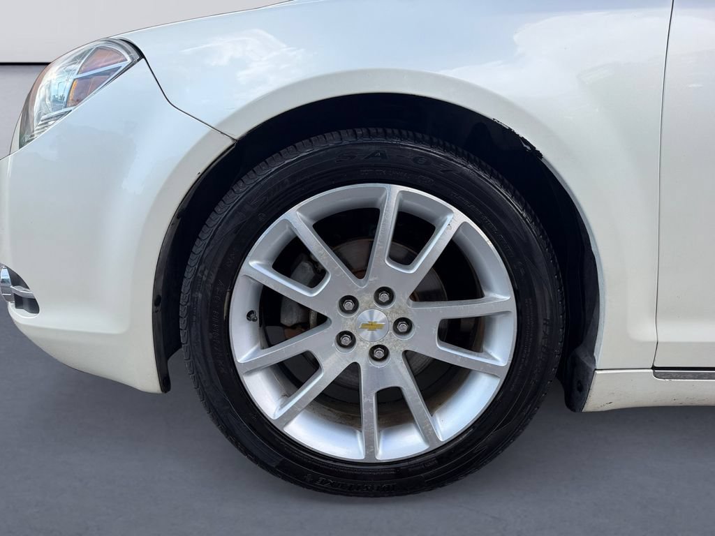 Used 2010 Chevrolet Malibu LTZ FWD image 9