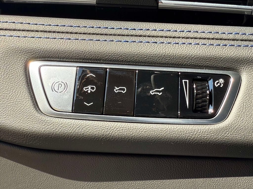 New 2025 Cadillac Escalade IQ Luxury 1 AWD/4WD image 17