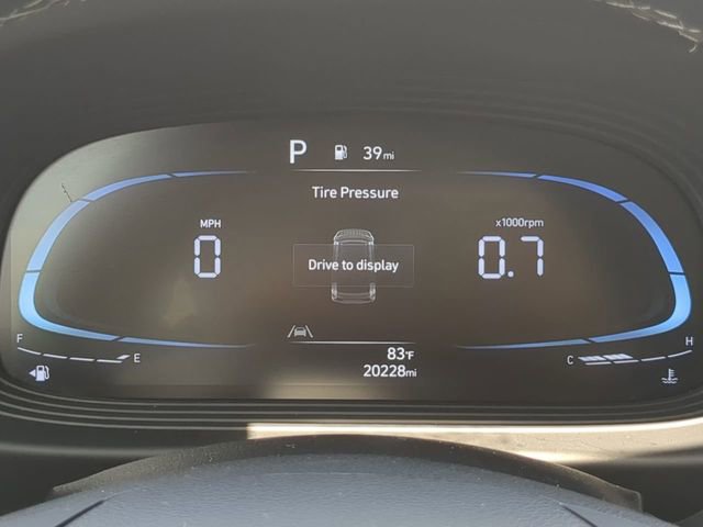 Used 2025 Hyundai Venue SEL FWD image 26