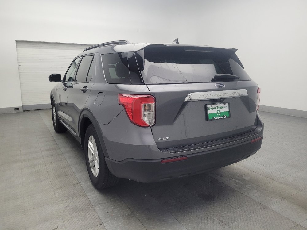 Used 2022 Ford Explorer XLT image 5