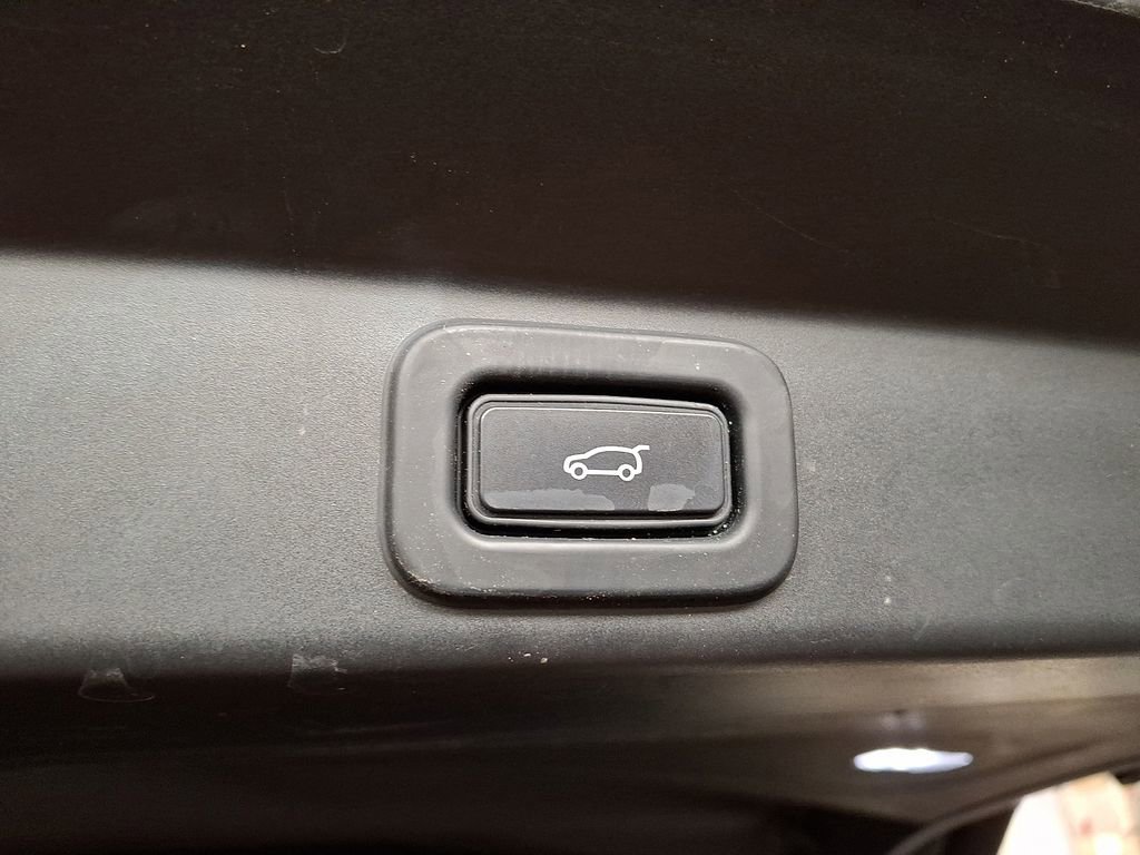 Used 2023 Land Rover Range Rover Sport SE Dynamic image 26