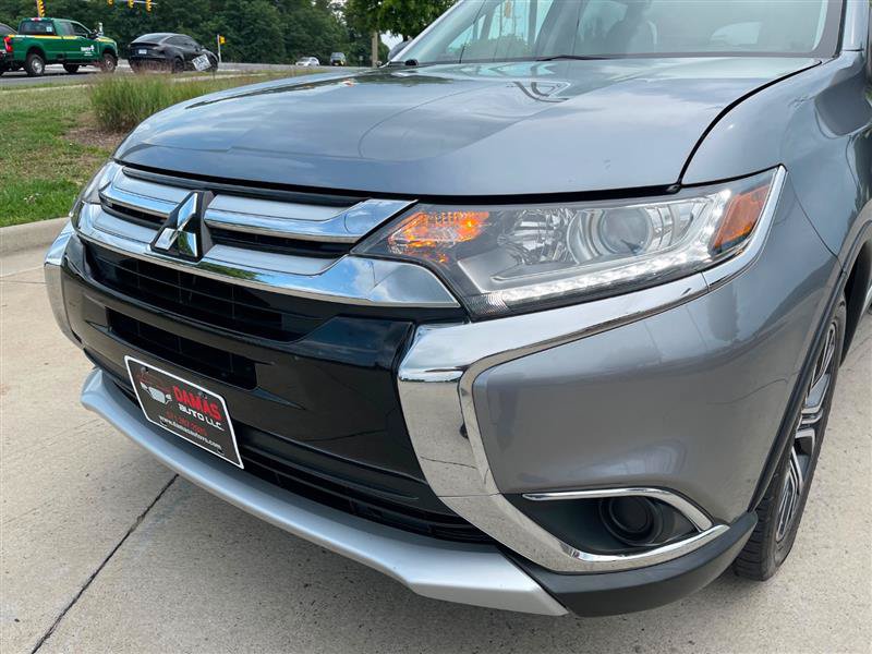 Used 2017 Mitsubishi Outlander ES AWD/4WD image 99