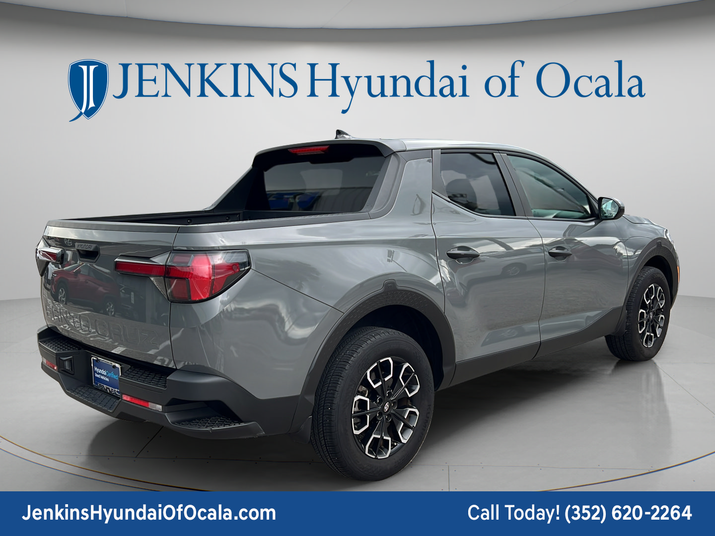 Used 2024 Hyundai Santa Cruz SE FWD image 3