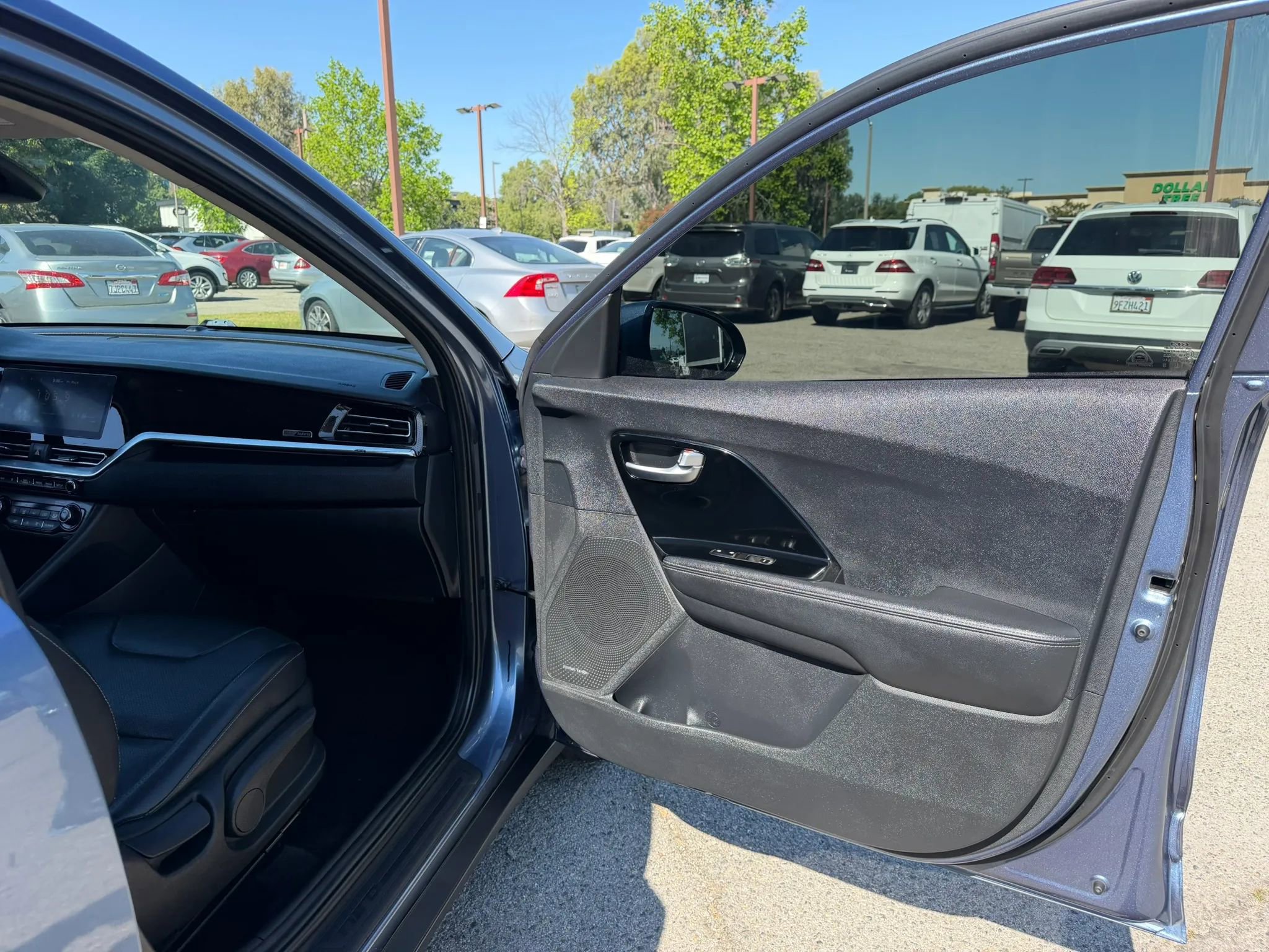 Used 2022 Kia Niro Touring Special Edition FWD image 22