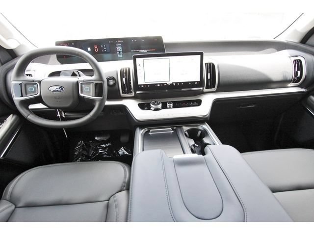 New 2026 Ford Expedition Active RWD image 8