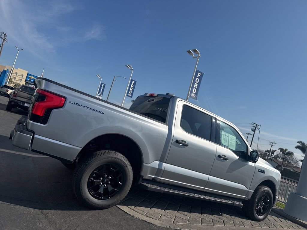 Used 2025 Ford F150 Lightning XLT image 2