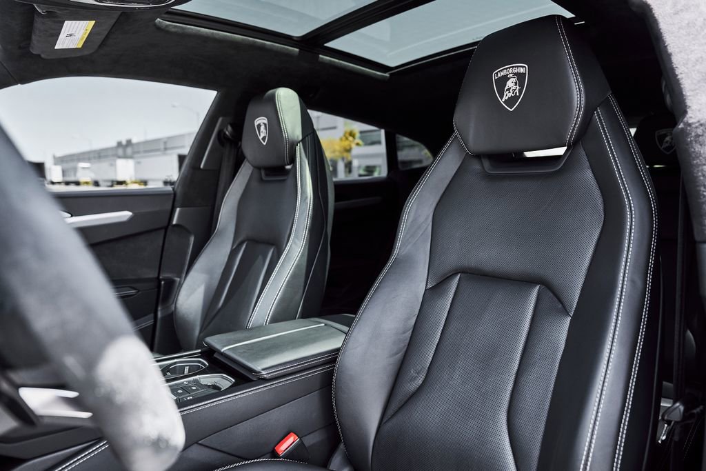 Used 2022 Lamborghini Urus AWD/4WD image 45