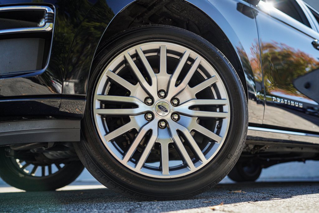 Used 2023 Ford Expedition Platinum image 18