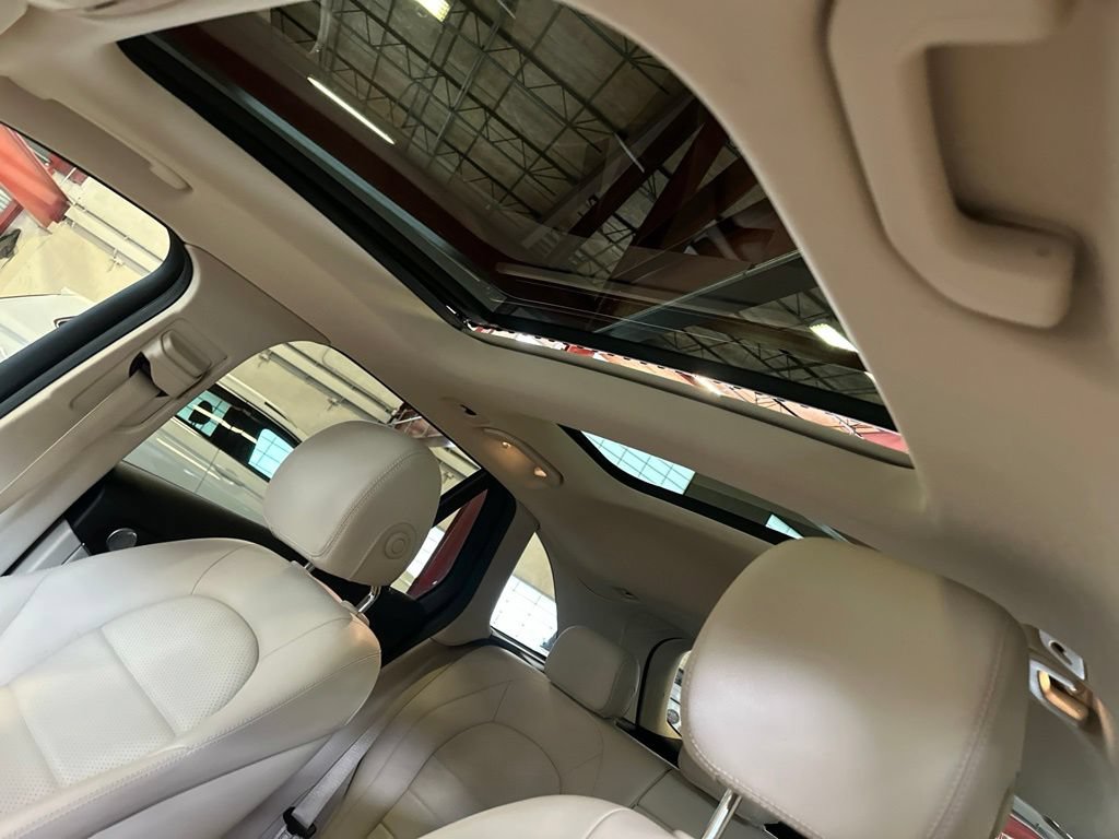 Used 2018 Mercedes-Benz GLC 300 4MATIC image 12