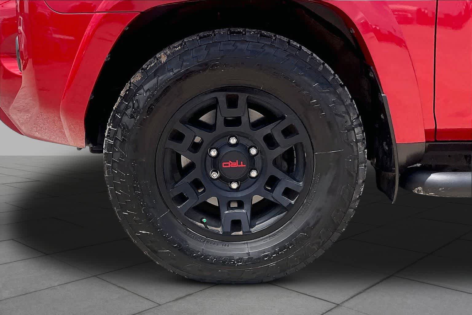 Used 2023 Toyota 4Runner SR5 Premium w/ Moonroof Package RWD image 11